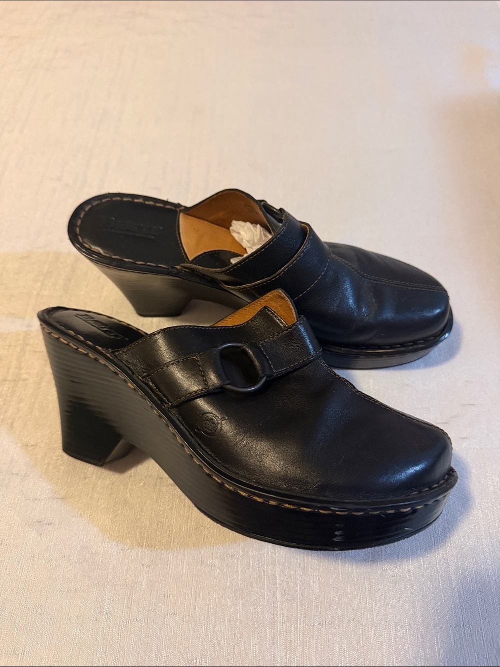Børn Women's Black Leather Slip-On Mules w/ Distinct Buckle Design Size 8